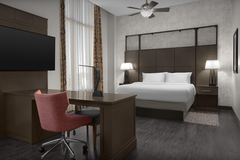 Hampton Inn & Suites Austin @ The University Capitol - photo 18