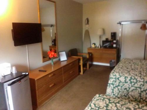 Town House Inn - featured photo