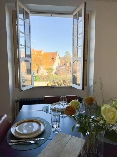Le Gite de la Poterne maison en bordure du Serein — 4-Star Luxury Hotel in Chablis, France