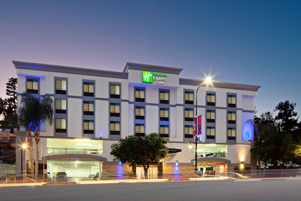 Holiday Inn Express Hotel & Suites Hollywood Walk of Fame by IHG - featured photo