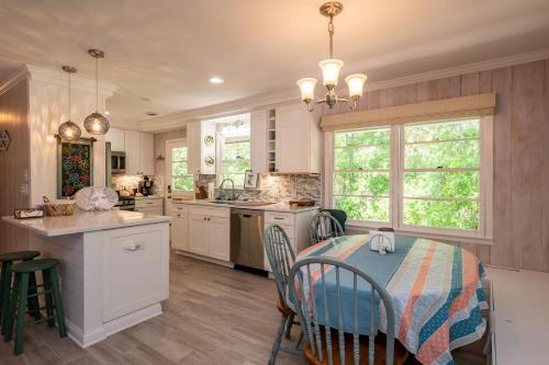 Beaching & Griping by Oak Island Accommodations - photo 43