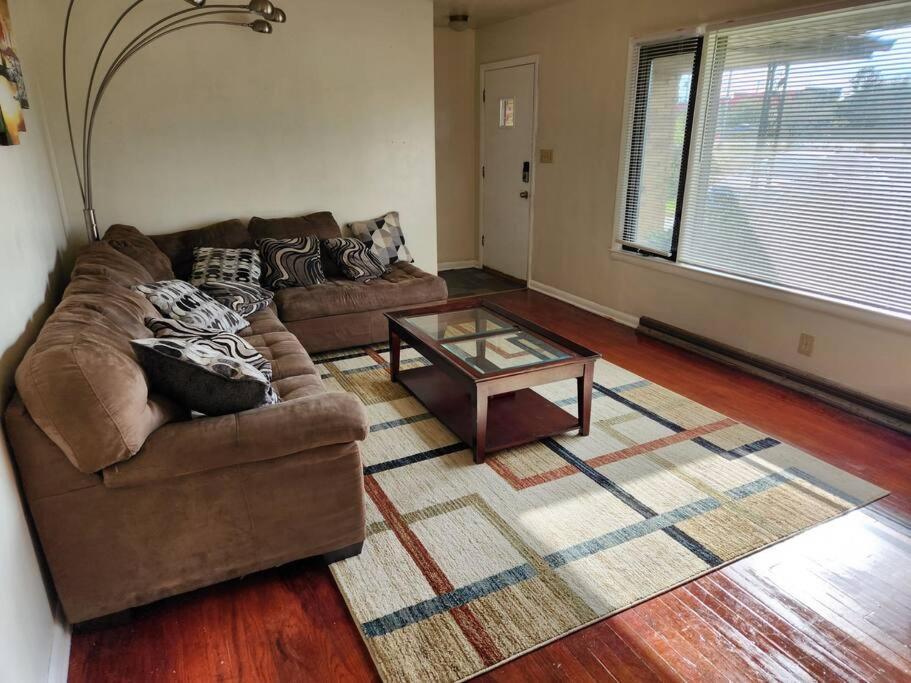 Spacious 4 bedroom home in quiet neighborhood — 4-Star Luxury Hotel in Milwaukee, United States