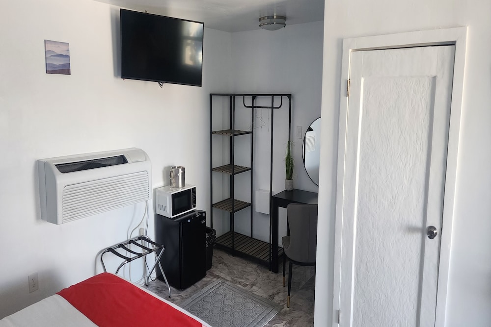 Rose's Motel - photo 8