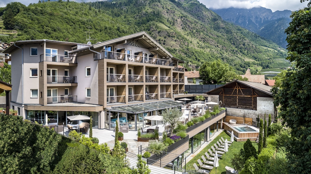 Hotel das stachelburg in Parcines, Italy