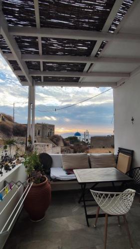 Mythos Traditional Stonehouse — 4-Star Luxury Hotel in Fira, Greece