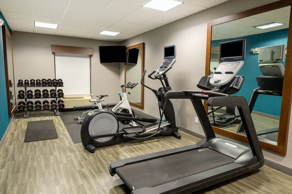 Hampton Inn Belle Vernon - photo 24