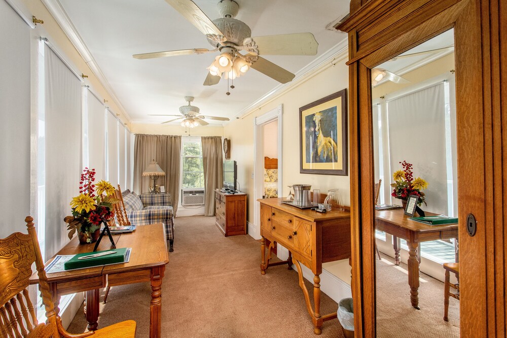 Lake Allatoona Inn - photo 21