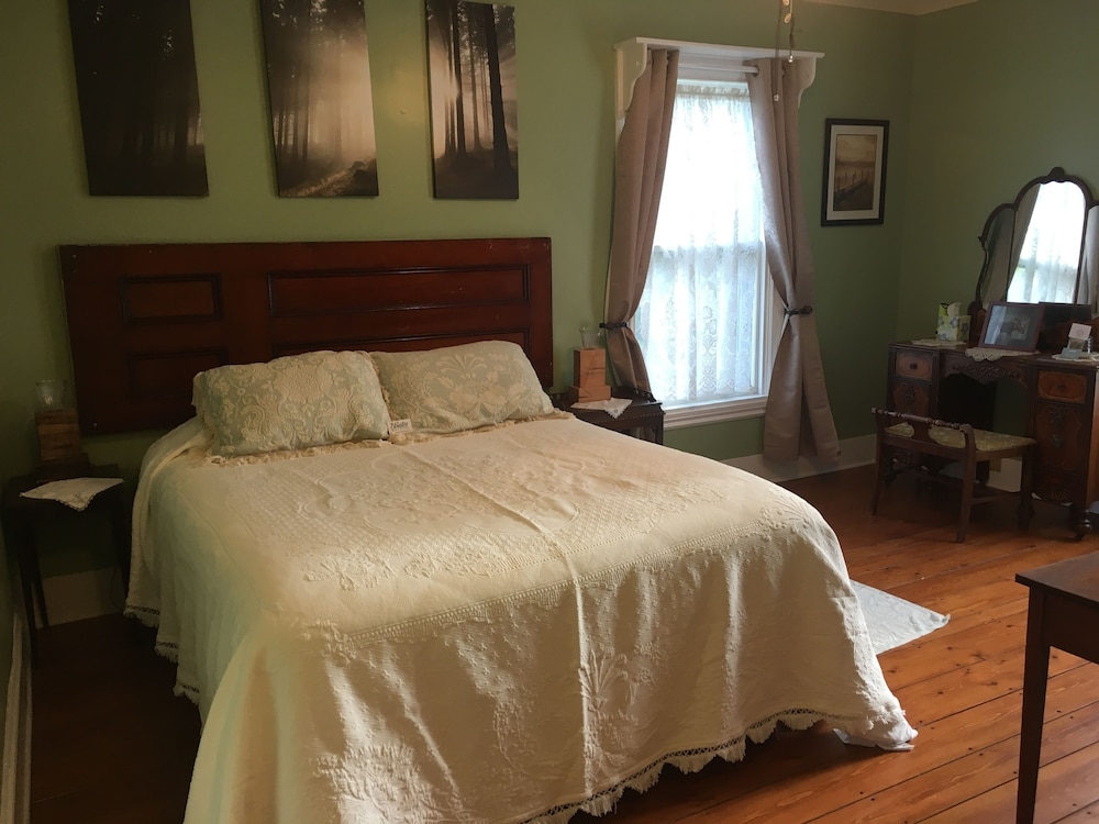 The Nightfall Inn - photo 12