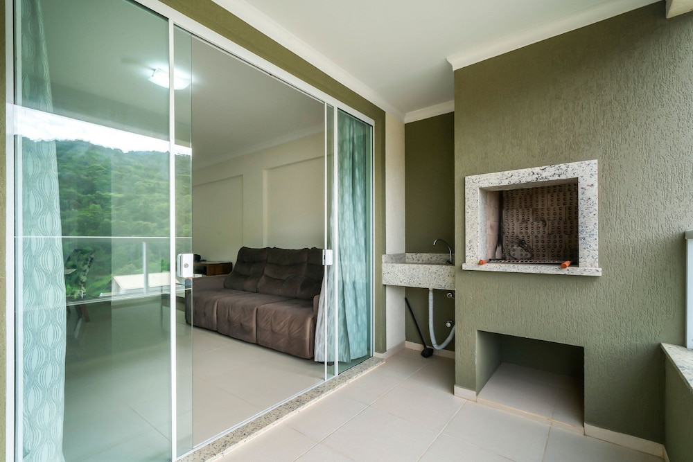 1003B Villa Montese Apto 305