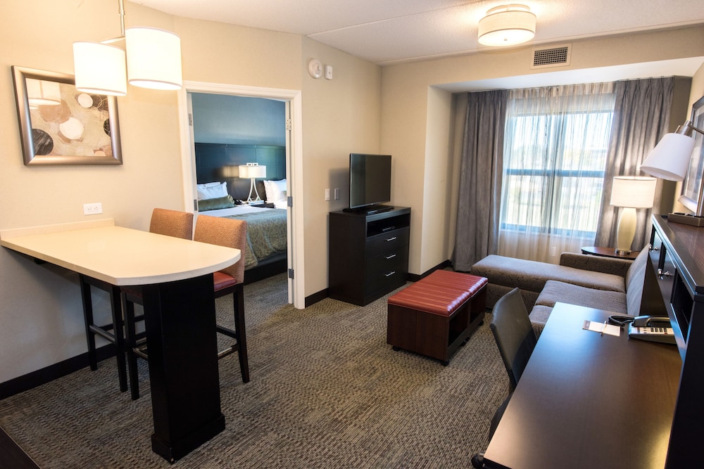 Staybridge Suites Albany Wolf Rd Colonie Center an IHG Hotel - photo 4