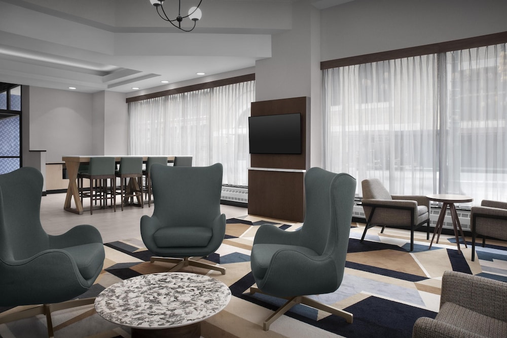 Hampton Inn Indianapolis Downtown Across from Circle Centre - photo 5