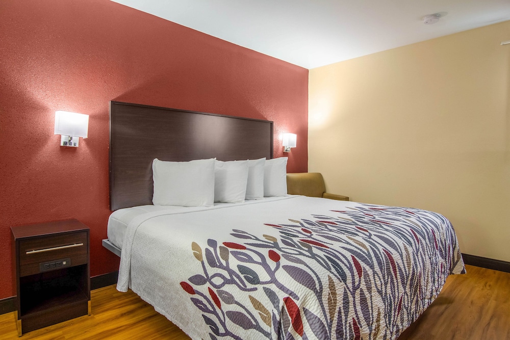 Red Roof Inn Perrysburg - photo 16
