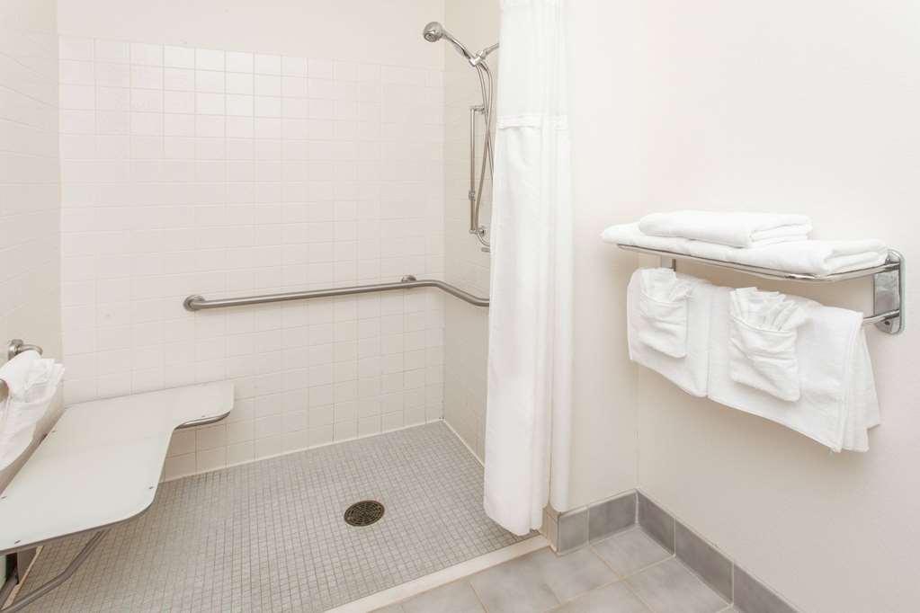 Ramada Limited Decatur - photo 17