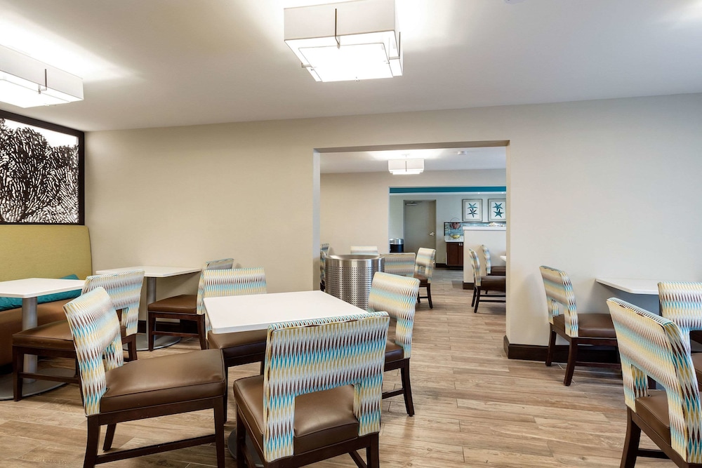 Quality Inn Gulfport I 10 - photo 32