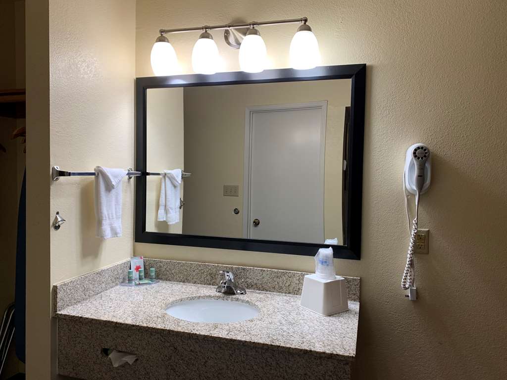Best Western Desert Oasis - photo 10