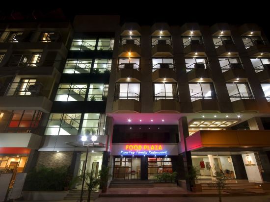 Hotel New Holiday Plaza — Nashik