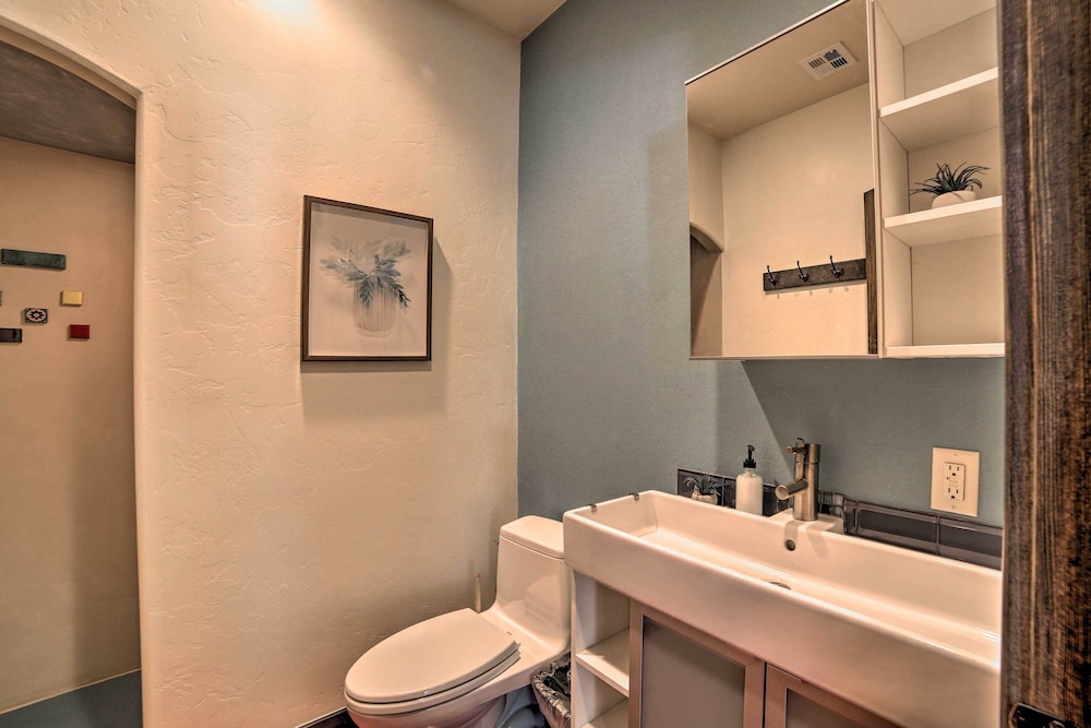 Moab Getaway with Ample Parking Walk to Main Street — 4-Star Luxury Hotel in Moab, United States