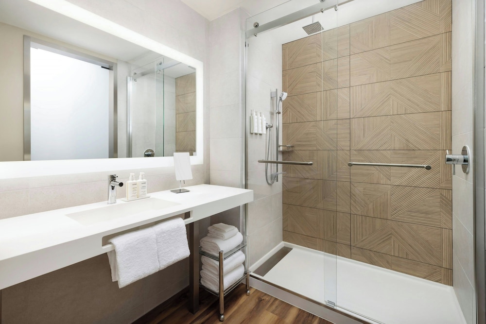 AC Hotel by Marriott Honolulu - photo 28