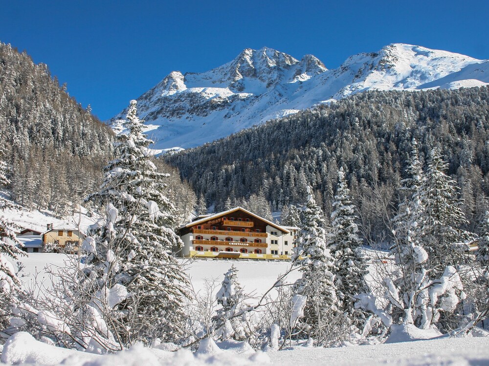 Hotel Cristallo - carbon neutral hotel in Stelvio