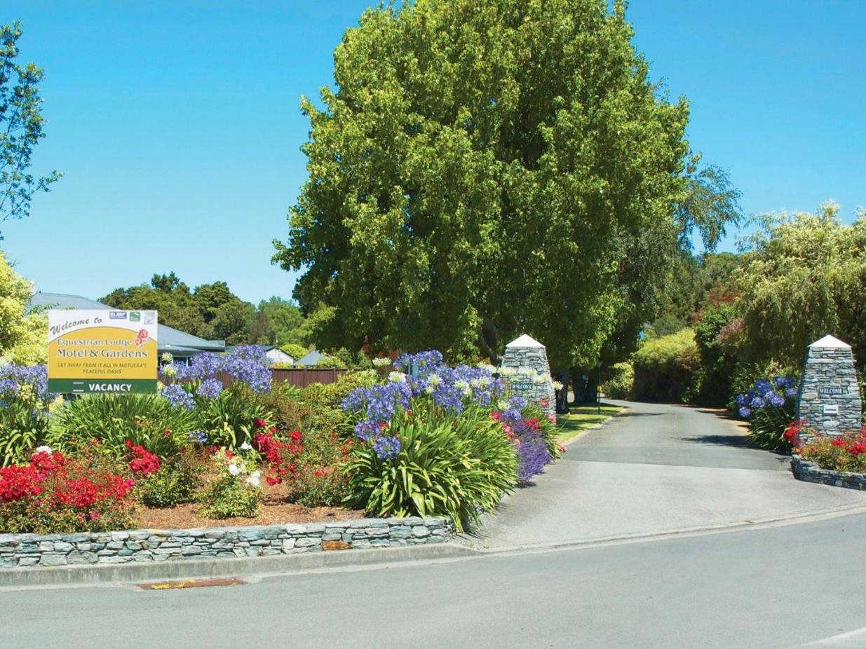 Equestrian Lodge Motel — 4-Star Luxury Hotel in Motueka, New Zealand