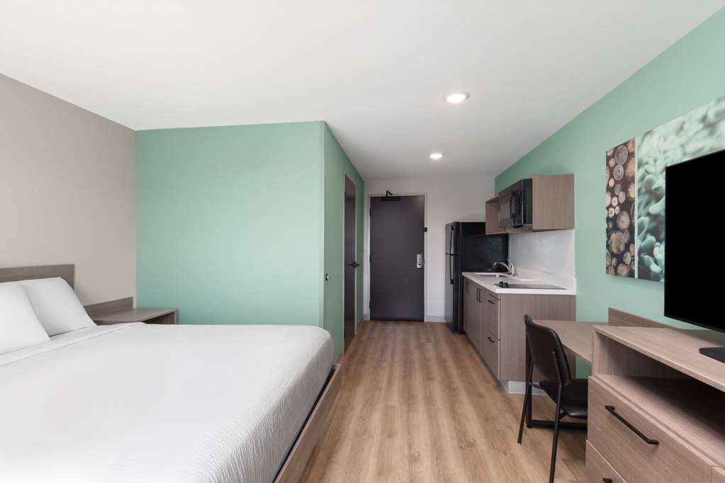 ECHO Suites Extended Stay by Wyndham Nashville Gallatin - photo 42
