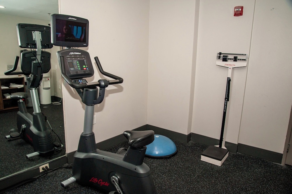 Holiday Inn Express Airport Tucson by IHG - photo 47