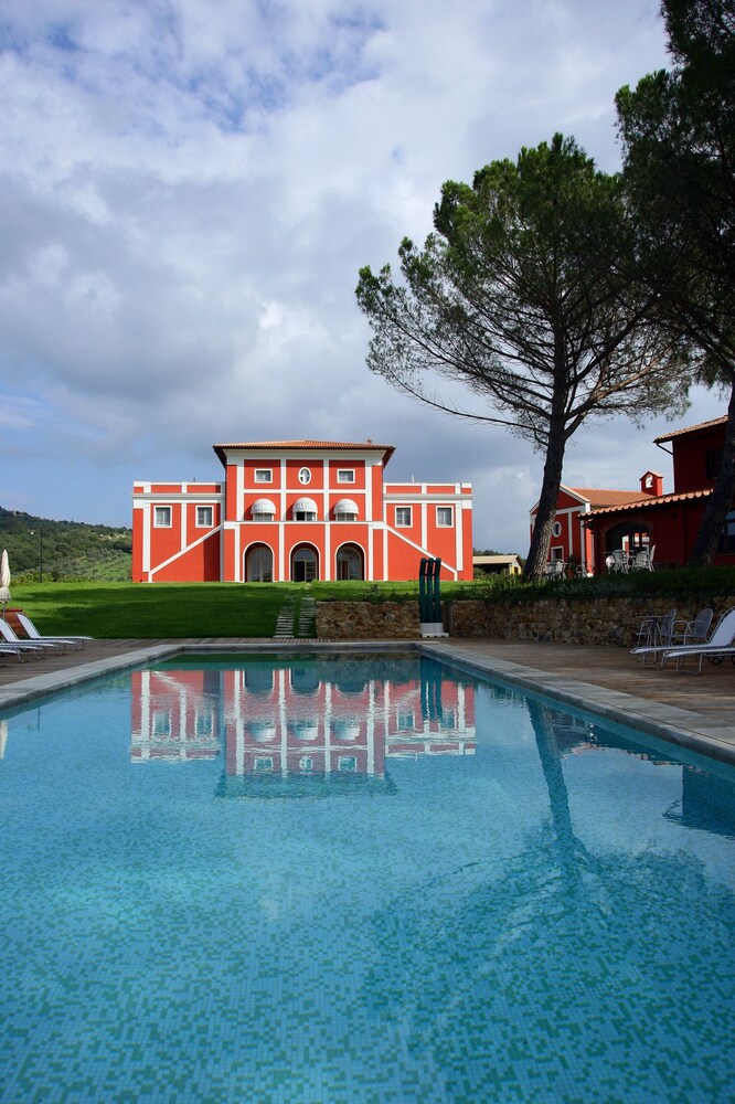 Le Guardiole — 4-Star Luxury Hotel in Capalbio, Italy