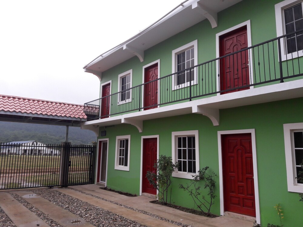 Hotel Los Forasteros — hotel in La Esperanza