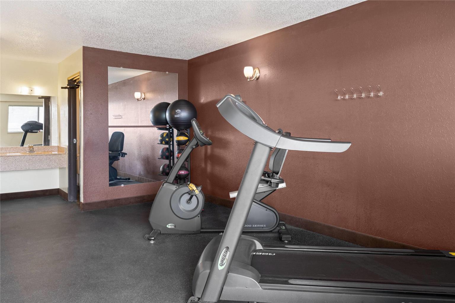 Days Inn by Wyndham Cloverdale Greencastle - photo 13