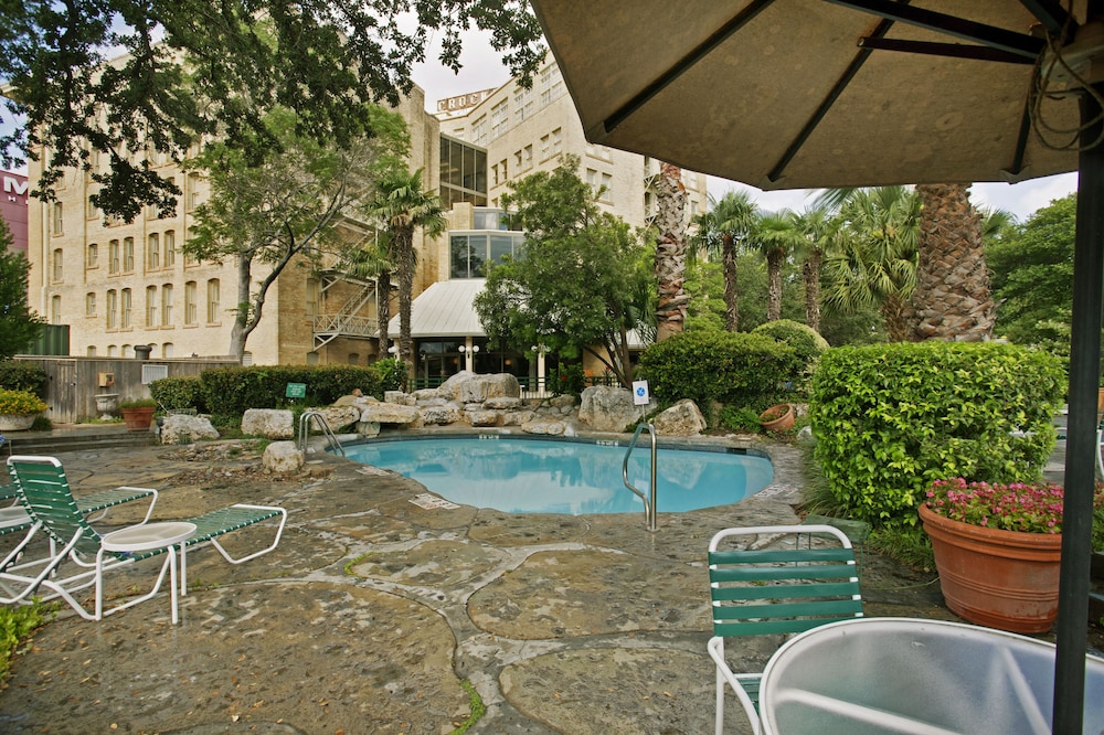 Crockett Hotel - photo 40