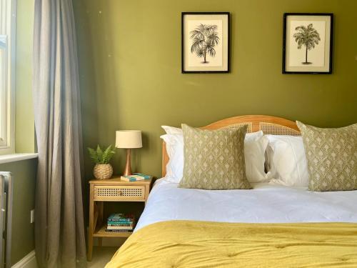 Stylish Victorian Home Central Frome — 4-Star Luxury Hotel in Frome, United Kingdom