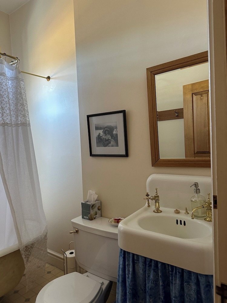 Gable House Bed and Breakfast Inn - photo 60