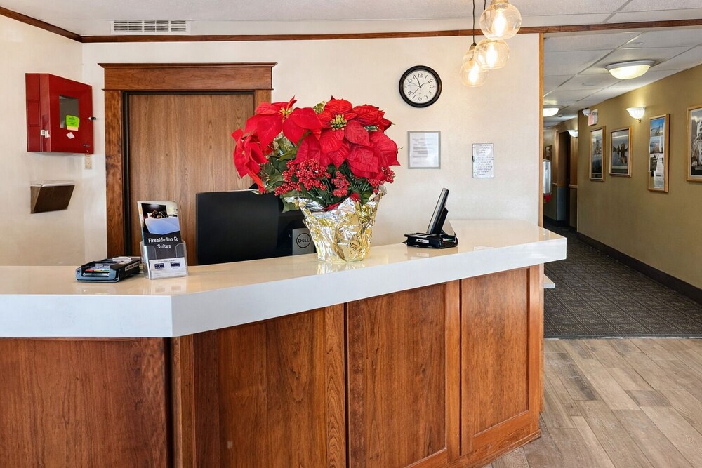 Fireside Inn and Suites — Devils Lake — photo 3