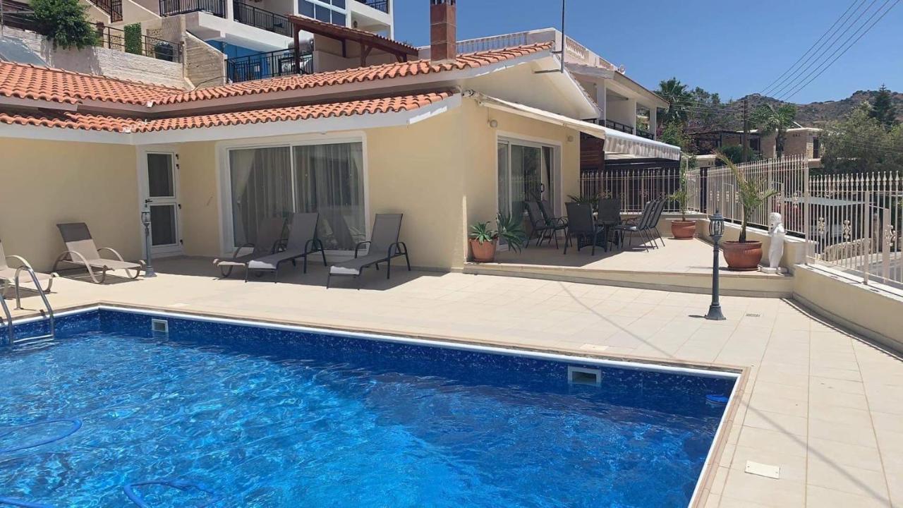 Peyia Palm Villa