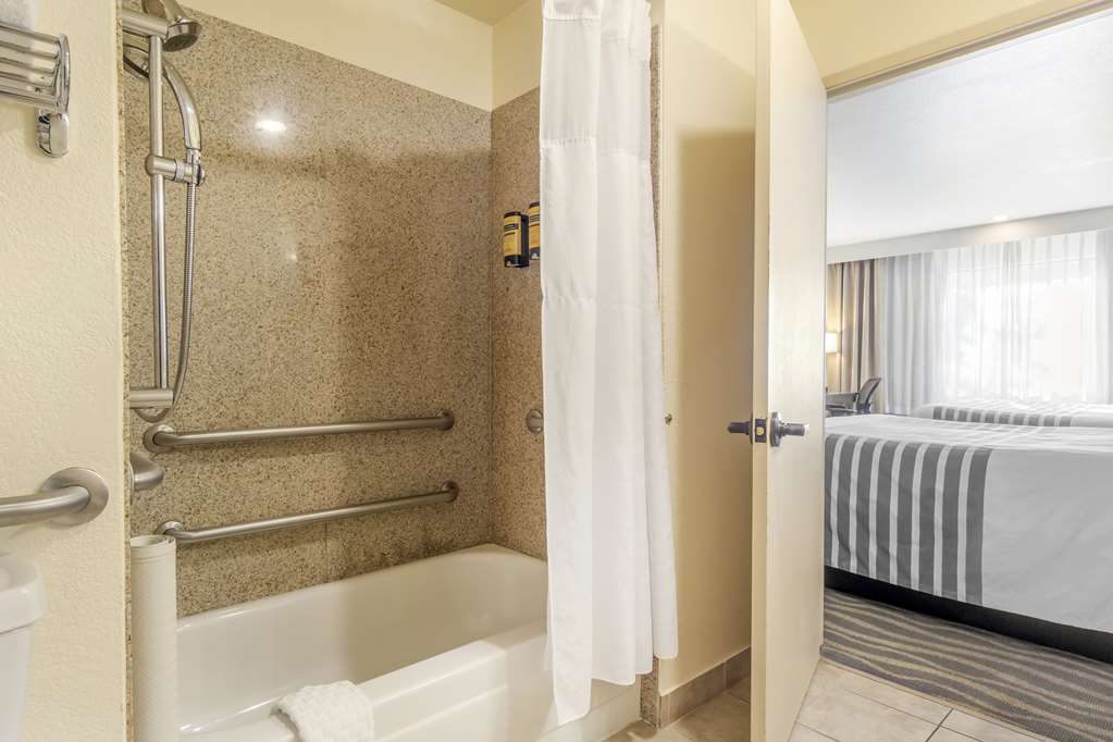 Best Western Plus Edmonds Harbor Inn - photo 45