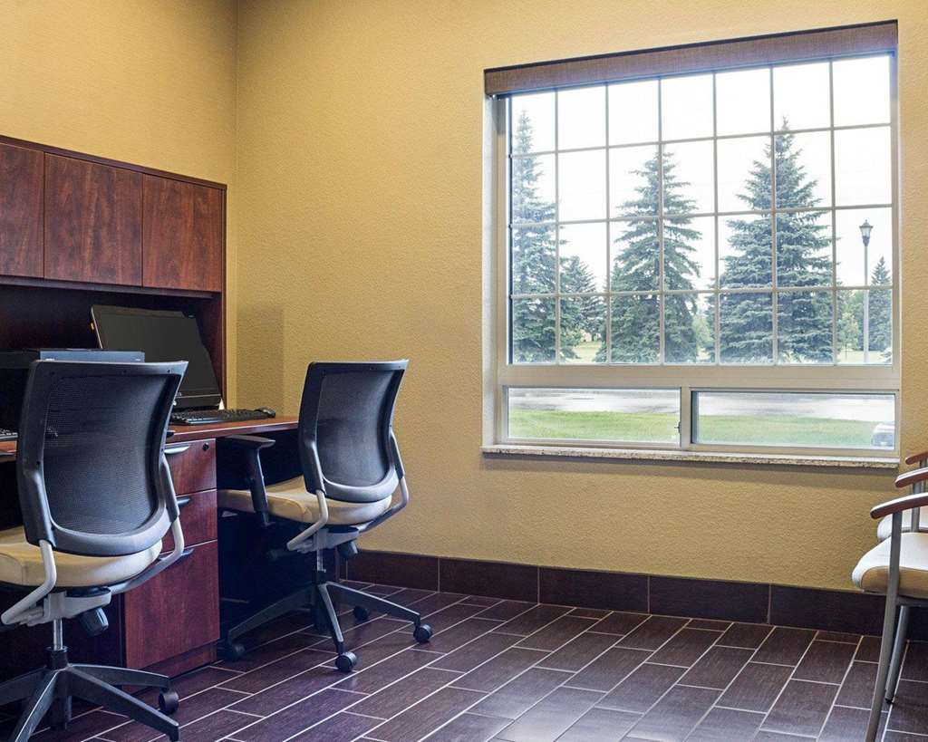 Comfort Suites Minot South - photo 33
