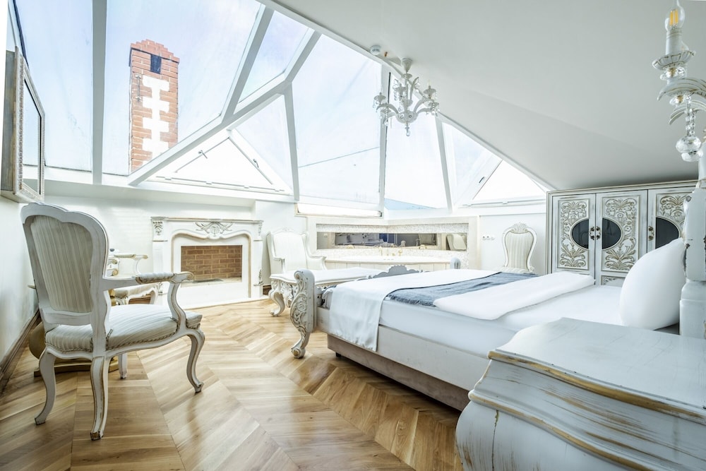 Magnificent Historic Mansion in Beylerbeyi — 4-Star Luxury Hotel in Istanbul, Turkey