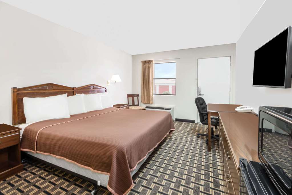 Knights Inn Slaton - photo 7