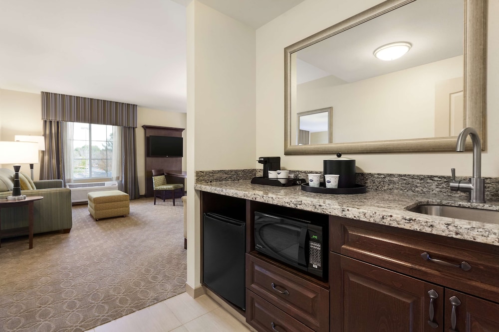Hampton Inn & Suites San Bernardino - photo 11