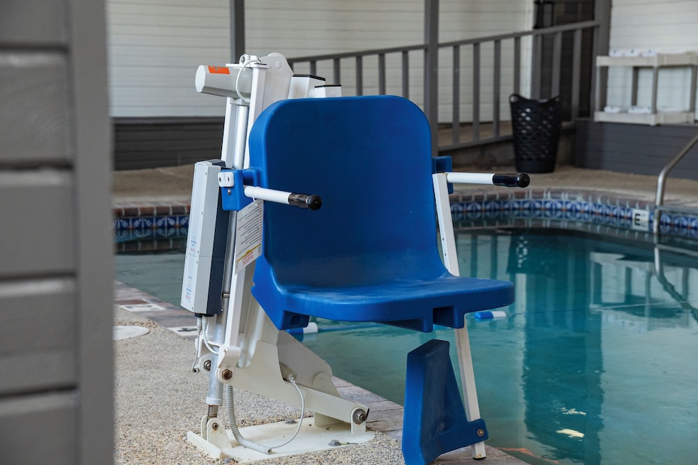 Victorian Inn & Suites - photo 42