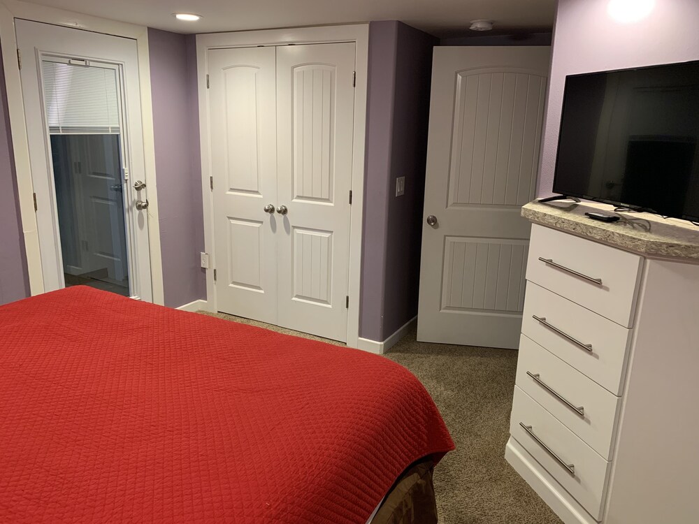 Blue Bay Inn & Suites - photo 18