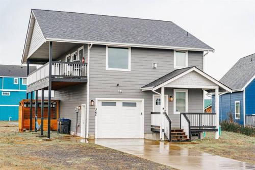 Oceans3 Spectacular View ‘N’ Jetty Access in Ocean Shores, United States