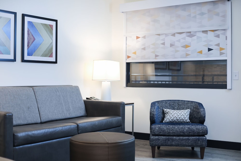 Holiday Inn & Suites St. Cloud by IHG - photo 8