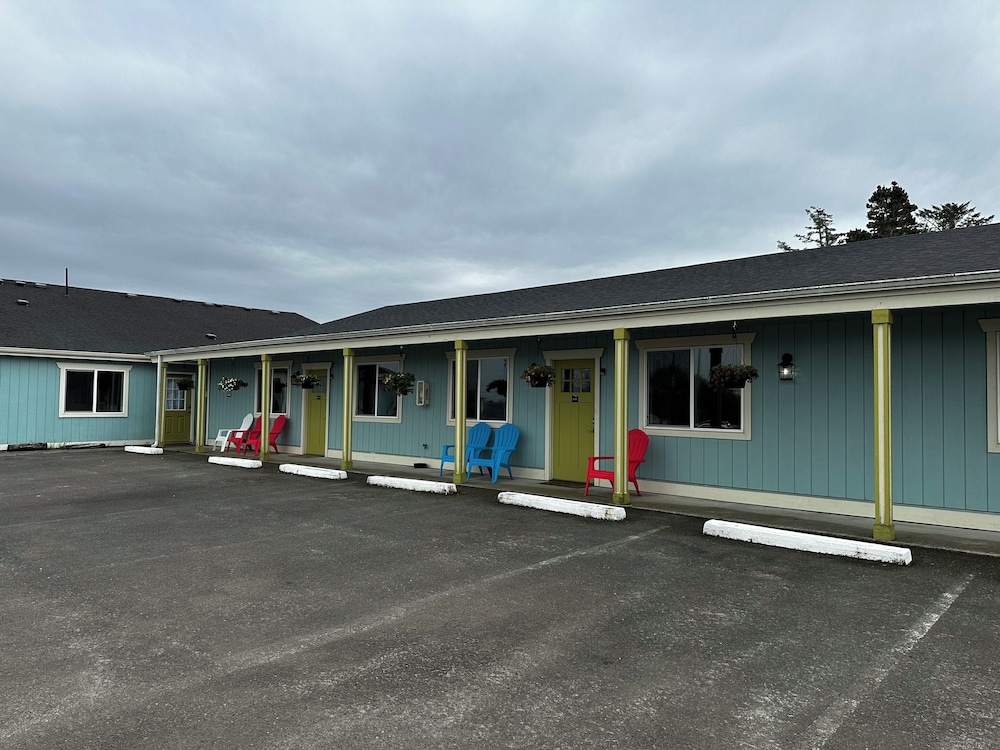 The Coastal Inn and Suites - photo 176