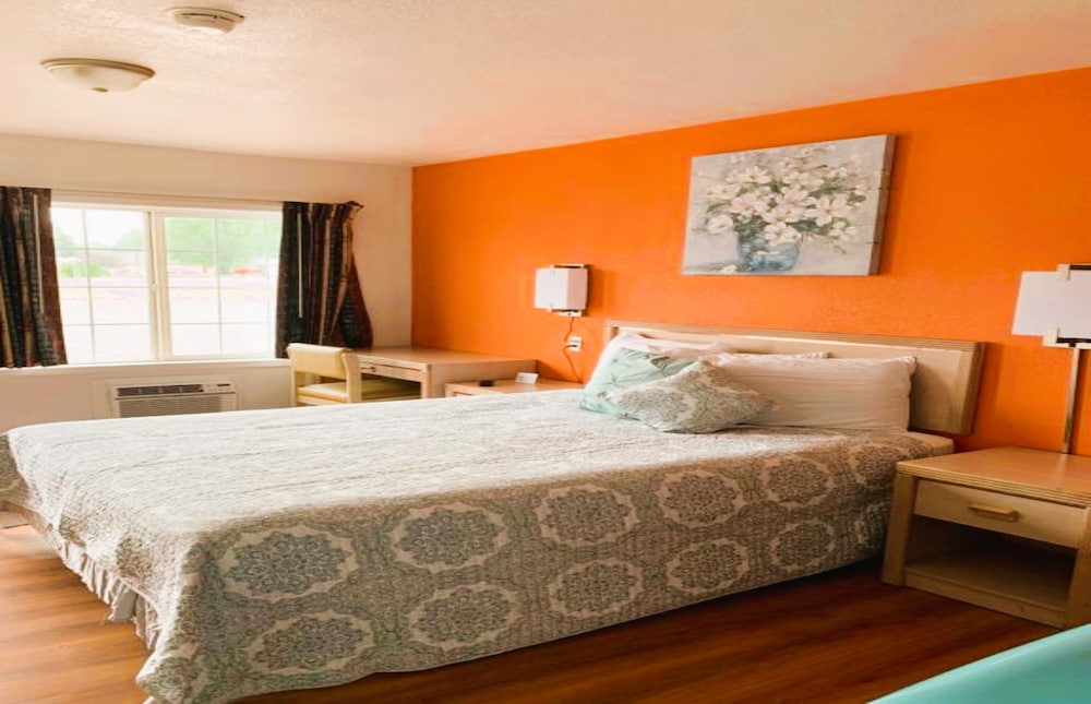 Royal Gateway Motel By OYO - photo 15