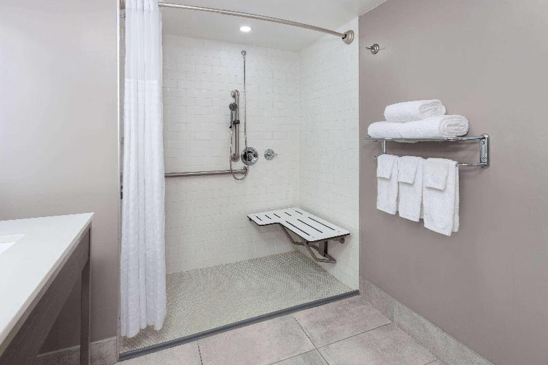 Super 8 By Wyndham Baltimore Northwest - photo 19