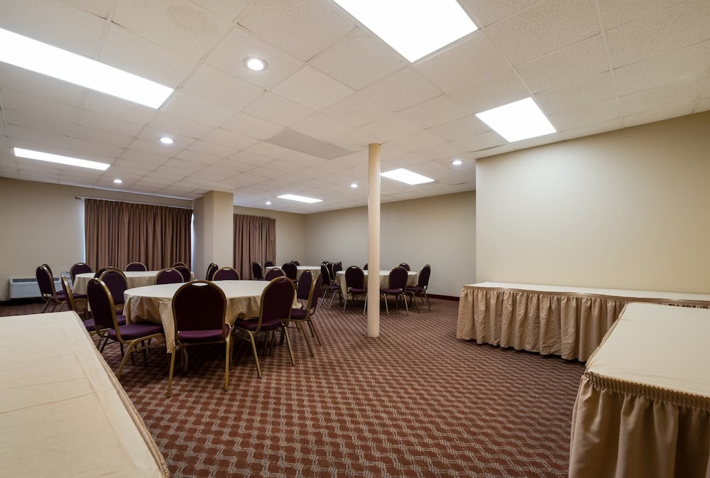 Red Roof Inn & Suites Newark University - photo 39