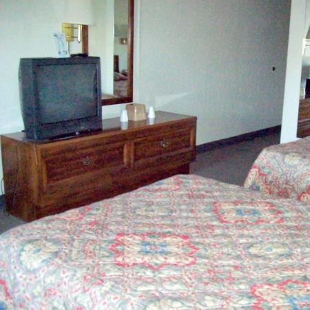 Capital Center Inn - photo 9