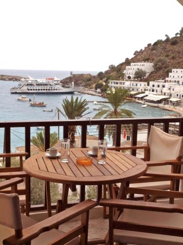 Villa Niki — 4-Star Luxury Hotel in Chora Sfakion, Greece