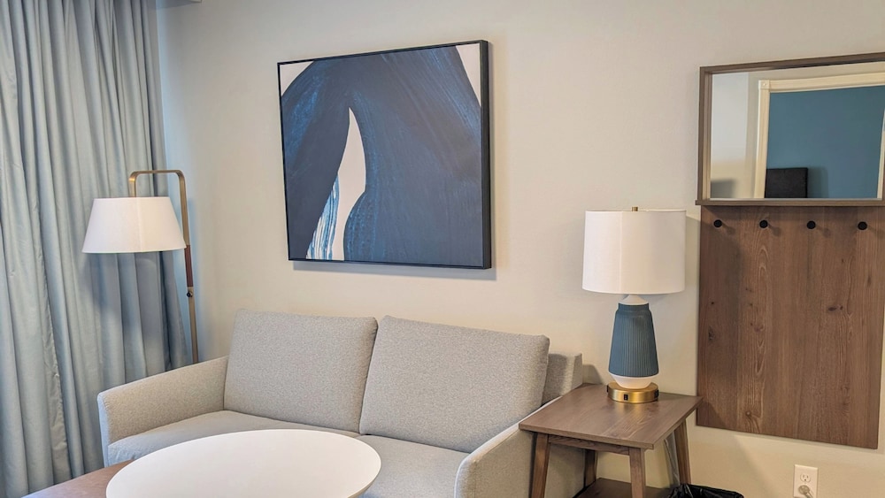 Staybridge Suites Bismarck by IHG - photo 13